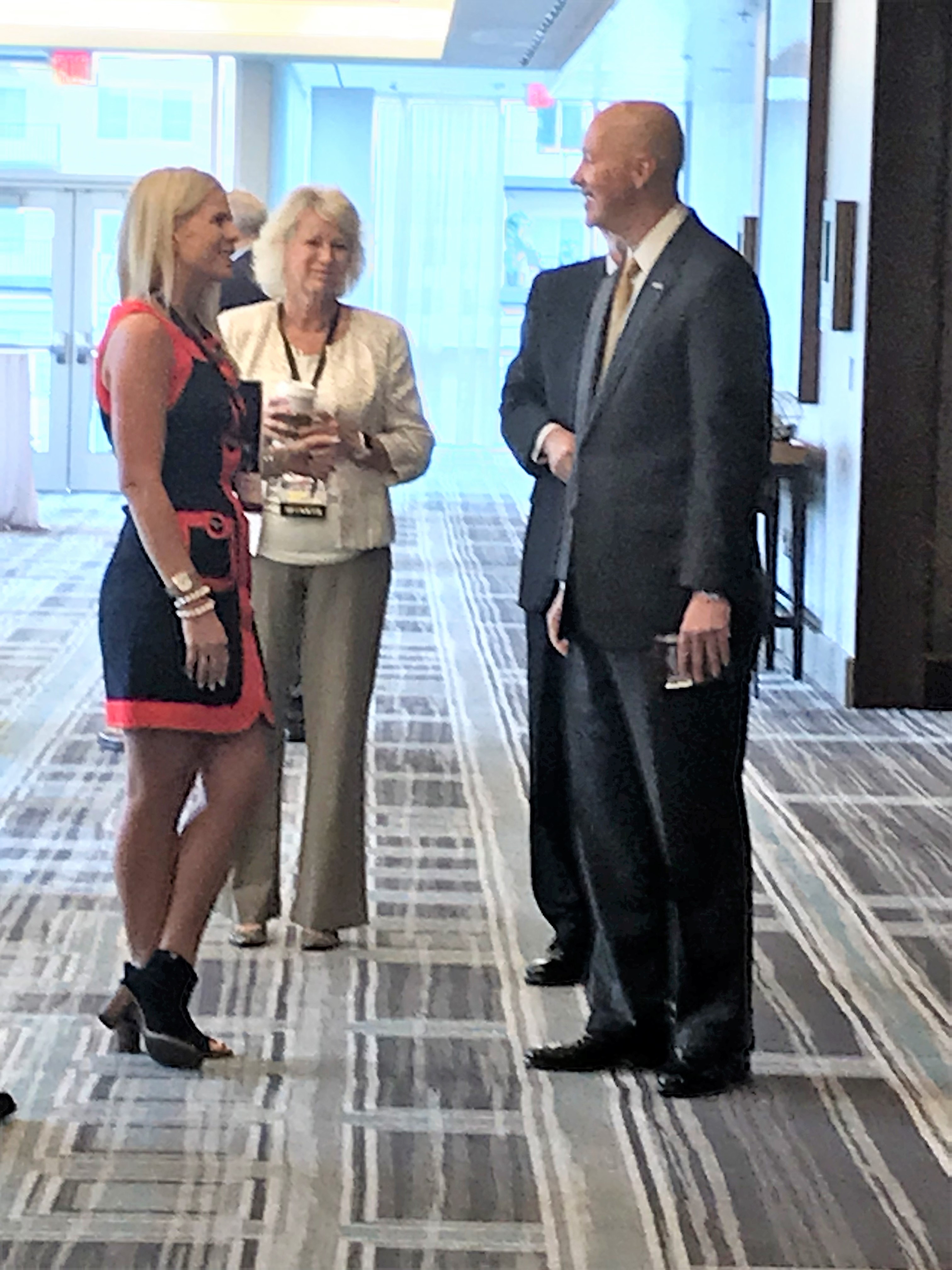 Encore’s Kim Herzog Meets Governor Ricketts at the American Coalition for Ethanol (ACE) Annual Conference Encore Alternate